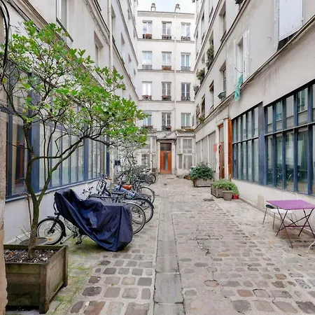 Cozy For 2 In Republique - 3
